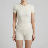 Cream / off-white